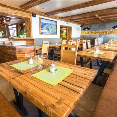 Schnitzleck Restaurant-3