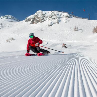 12 Peaks Tour Black Trophy