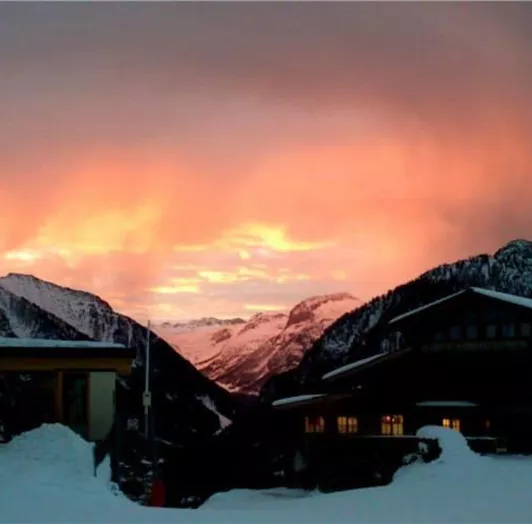 1475902_627314960650323_1267303042_n