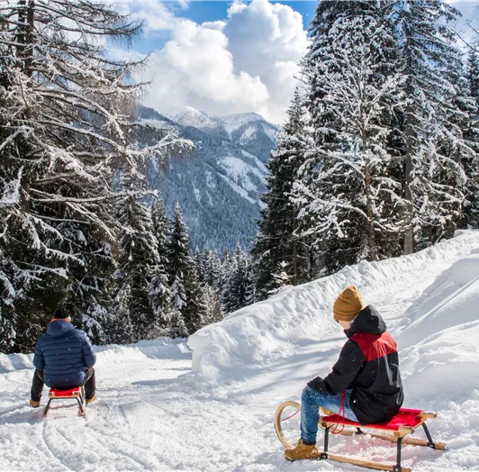 18_flachau_winter_rodeln_familie_4