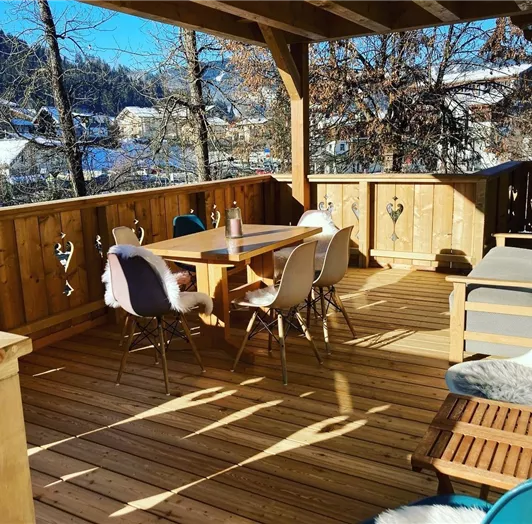 27F910BA-22D8-455B-84C8-D424071CA5BC