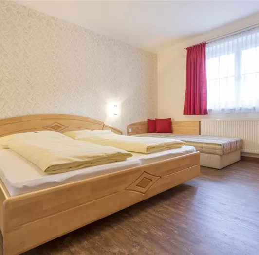 Doppelzimmer mit Zusatzbett