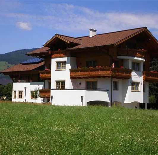 Alpenappartements_Fritzenwallner_-_Haus_Sommer