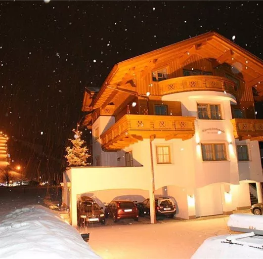 Alpenappartements_Fritzenwallner_-_Haus_Winter