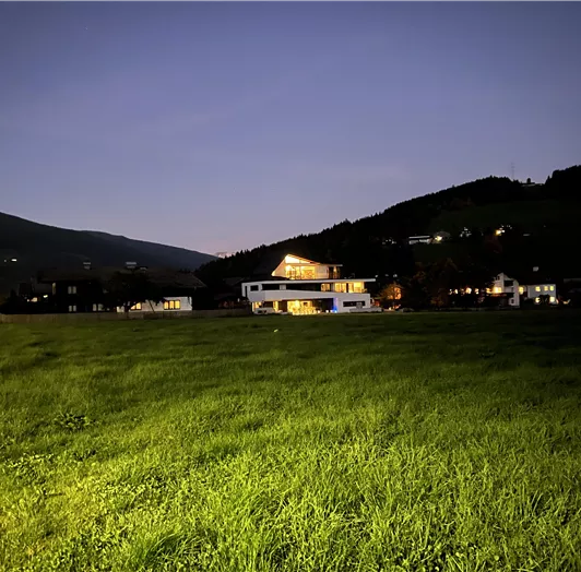 AlpenSkySuiteFlachau_So_Aussen_Beleuchtet