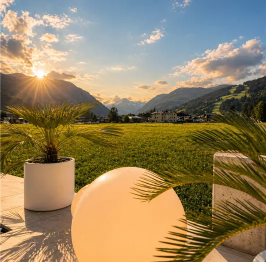 AlpenSkySuiteFlachau_Sunsetstimmung_Aussicht_Bergp