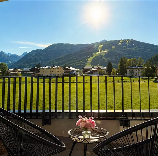 AlpenSkySuiteFlachau_Zi3_Aussicht_So