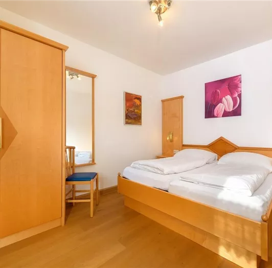 App 2 Schlafzimmer 1