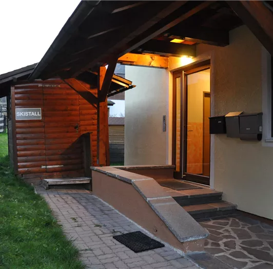 Eingang Apartment Weltcupblick mit Skikeller