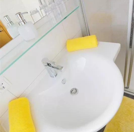 Bad Dreibettzimmer