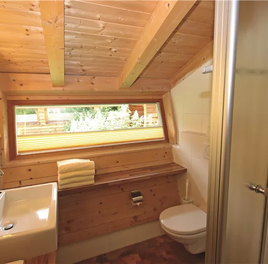 Bad mit Fenster Alpin Chalet Classic