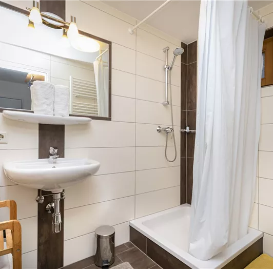 Badezimmer im Erdgeschoss