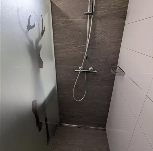 Badezimmer Süd App. B