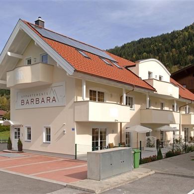 Barbara aussen Sommer2