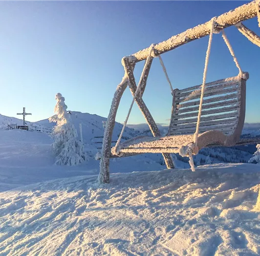 Schaukeln und genießen, mit herrlichen Blick au das Gipfelkreuz