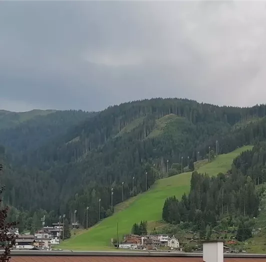 Blick auf die Weltcupstrecke im Sommer