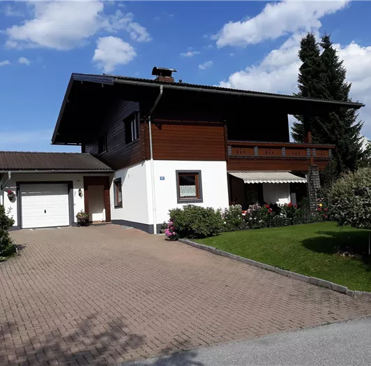 Brandtner Rudi - Haus im Sommer