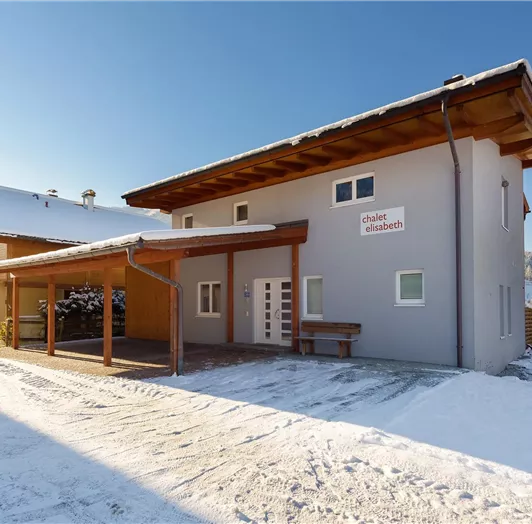 Chalet im Winter