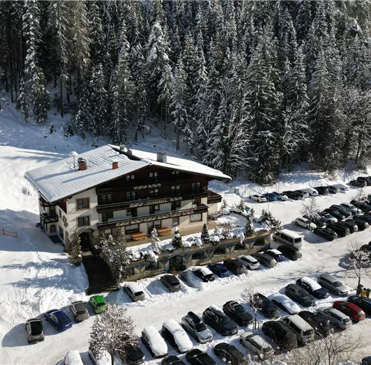 Sporthotel_Parkplatz_Winter