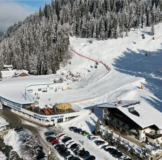 Highport_Sporthotel_Parkplatz_Winter