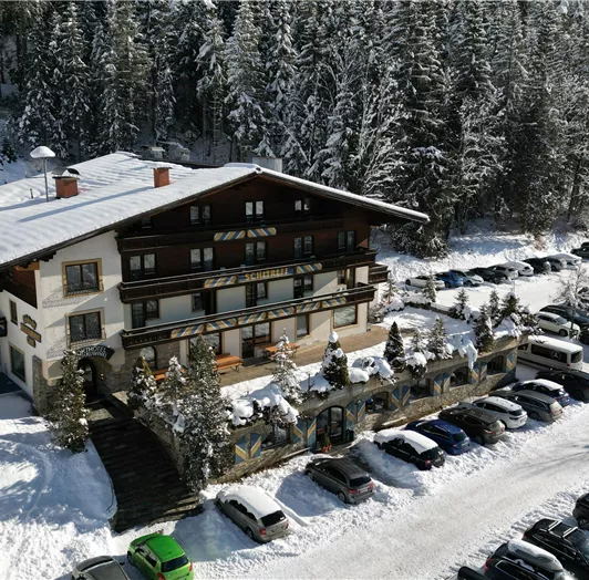 Sporthotel_Parkplatz_Winter_3