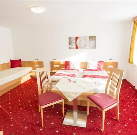 Dreibettzimmer