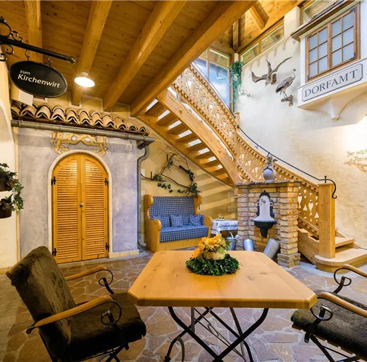 Der Tirolerhof Dorfplatz im Verbindungsgang "Tirolerhof Dörfl".