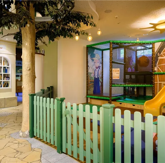 Der Kinderspielplatz im Tirolerhof Dörfl mit Soft Play Anlage, Boulderraum, usw.