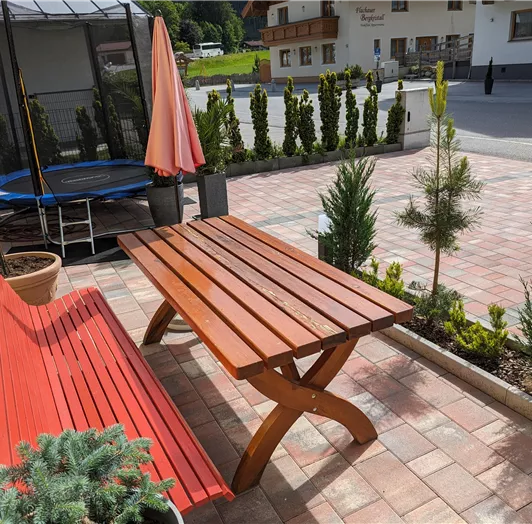 Eingangsbereich-Parkplatz