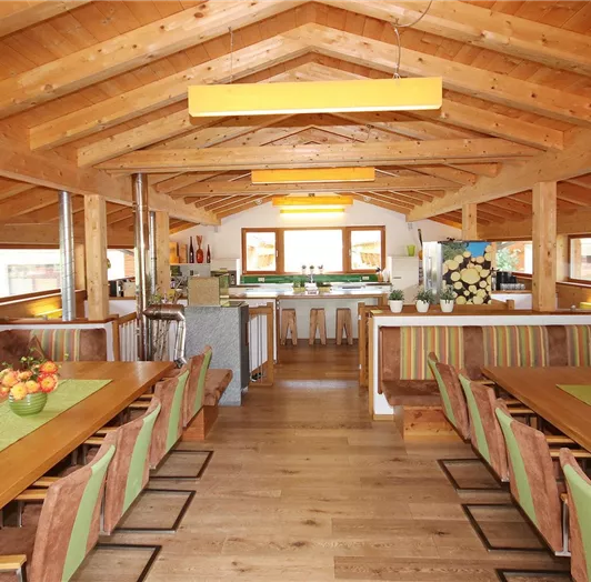 Essbereich für 8-18 Personen