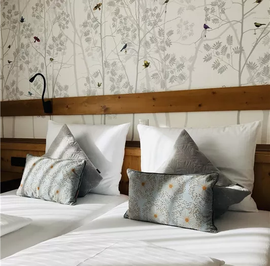 F3A782A3-6FC0-4DF1-AD26-9FCE3855B4E1