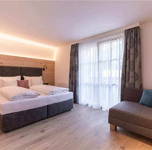 Classic Medium - Emmy