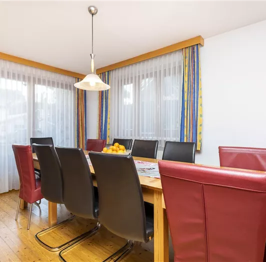 Platz für 10-12 Personen