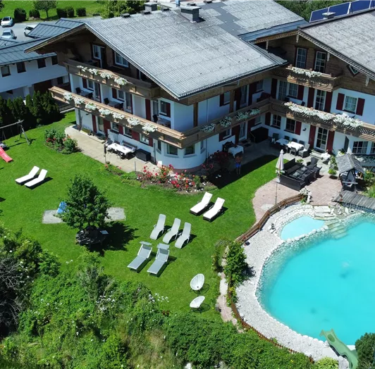 Garten mit Pool