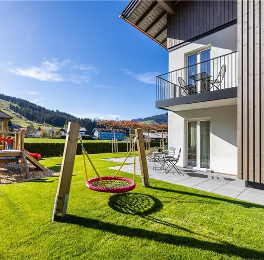 Garten_Spielplatz_Nestschaukel