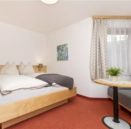 Schlafzimmer-mit-Erker-Appartment-C