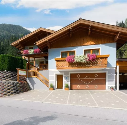 Haus_im_Sommer_2