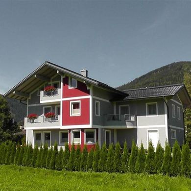 Haus_Jäger_-_Sommerfoto