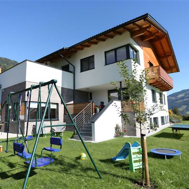 Haus Lienbacher Gartenansicht