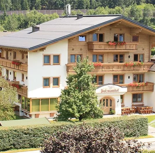 Holzmannhof im Sommer