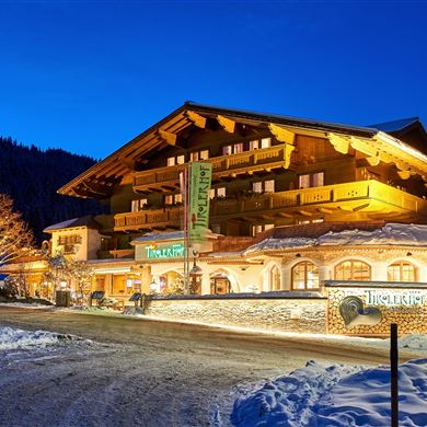Hotel Tirolerhof - Haus im Winter