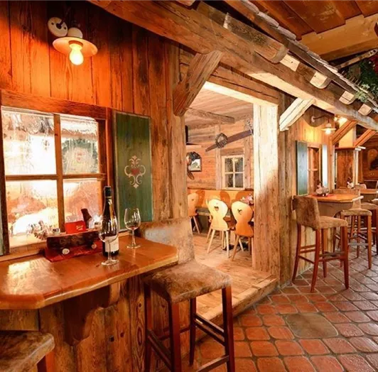 Hubertusalm_Gaststubenbereich