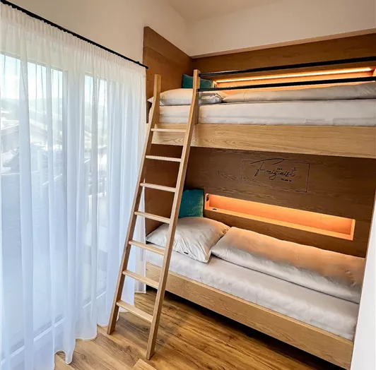 Schlafzimmer mit hochwertigem Etagenbett