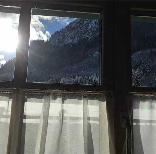 Ein Blick aus dem Fenster, der Sonne entgegen