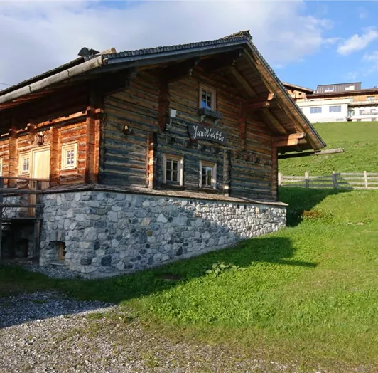 Jandl-Almhütte verschneit