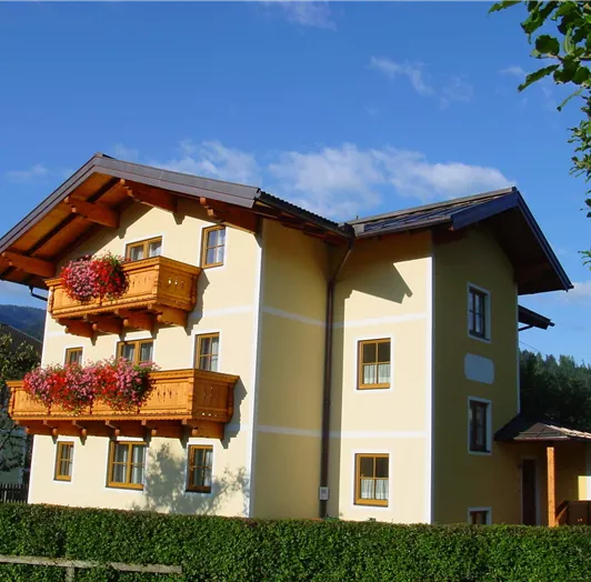 Kaml Franz - Haus im Sommer