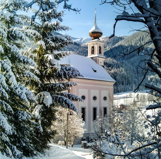 Kirche im Winter2 bearbeitet