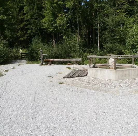 Kneippanlage hinter dem Haus