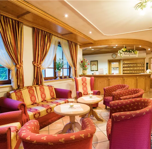 Lobby mit Rezeption