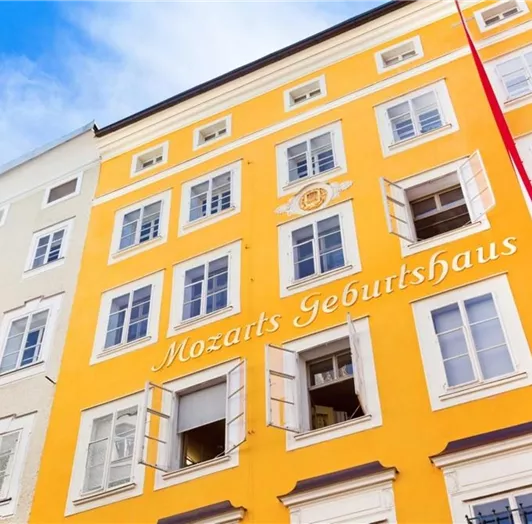 mozarts-geburtshaus-gross